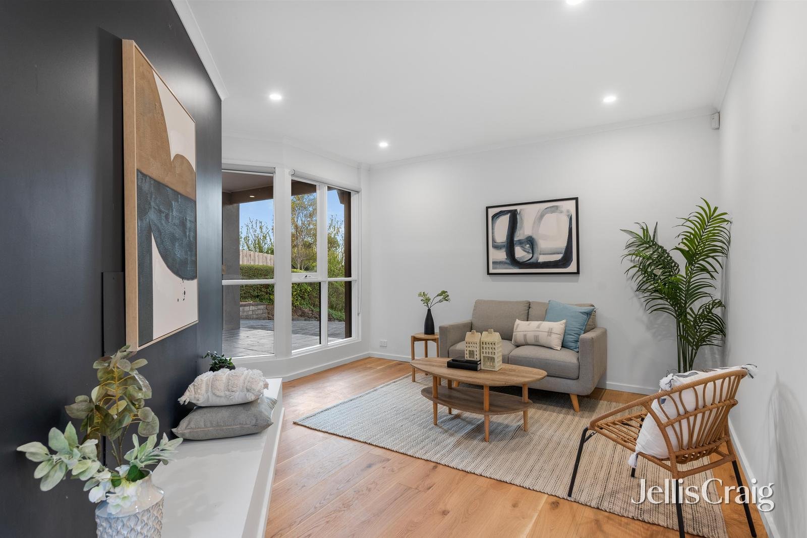 7 Erskine Crescent, Wheelers Hill image 5