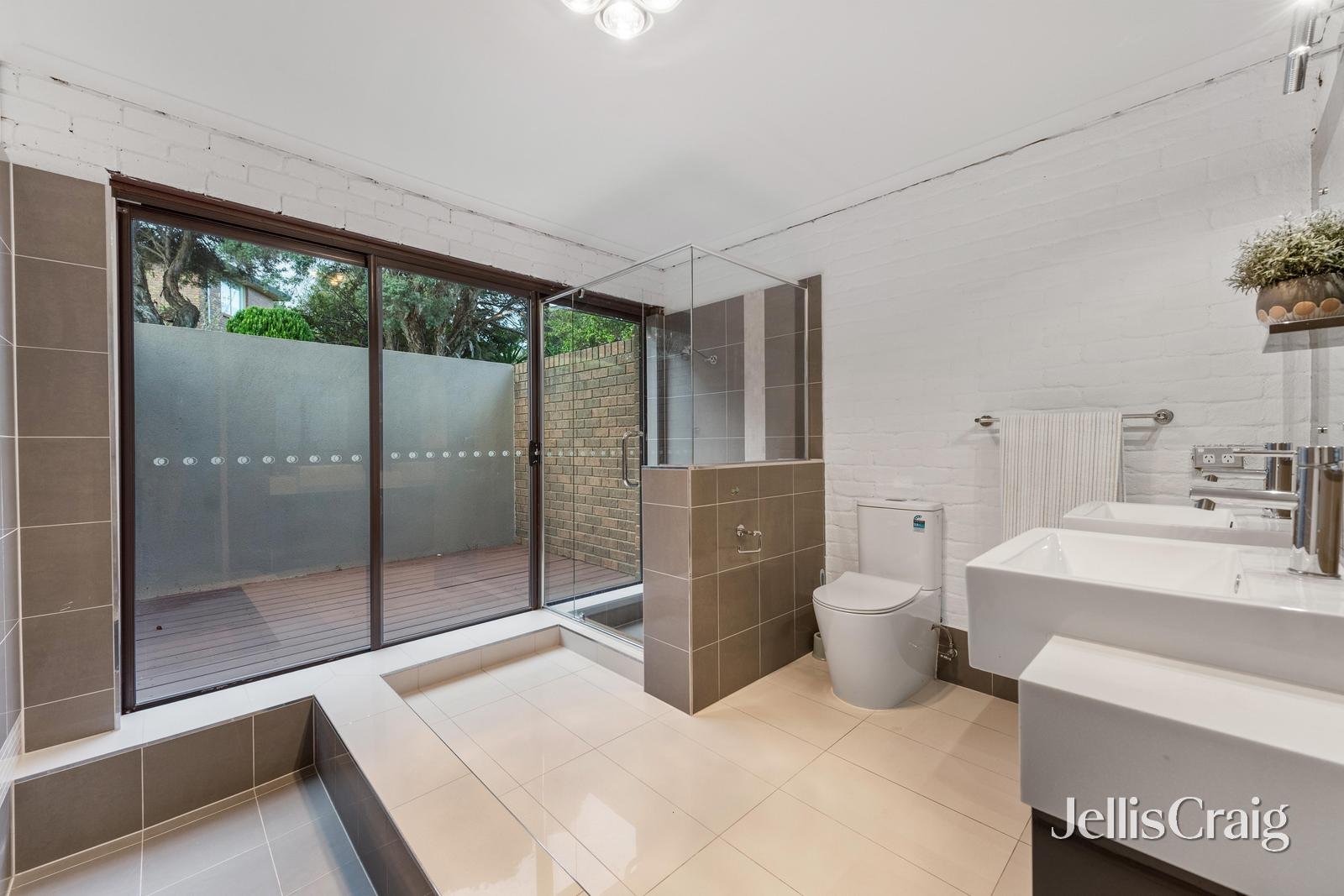 7 Erskine Crescent, Wheelers Hill image 7