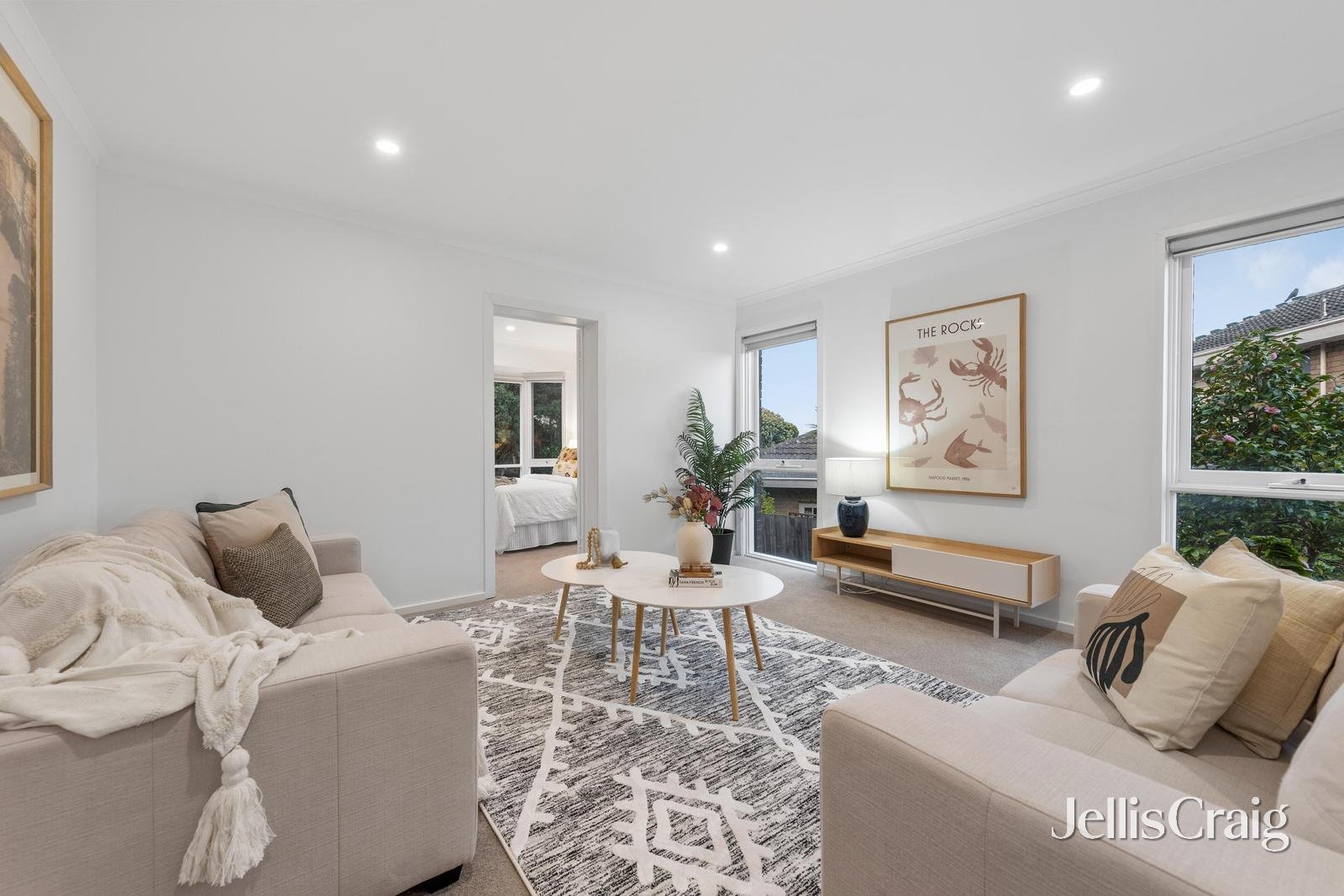 7 Erskine Crescent, Wheelers Hill image 8