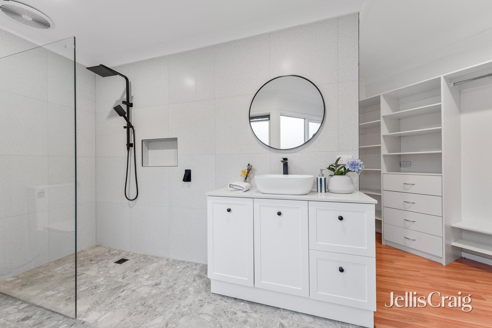 7 Erskine Crescent, Wheelers Hill image 10