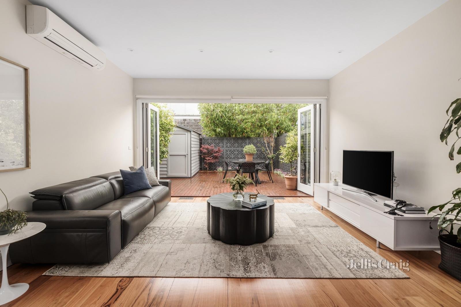 7 Fern Avenue, Prahran image 2