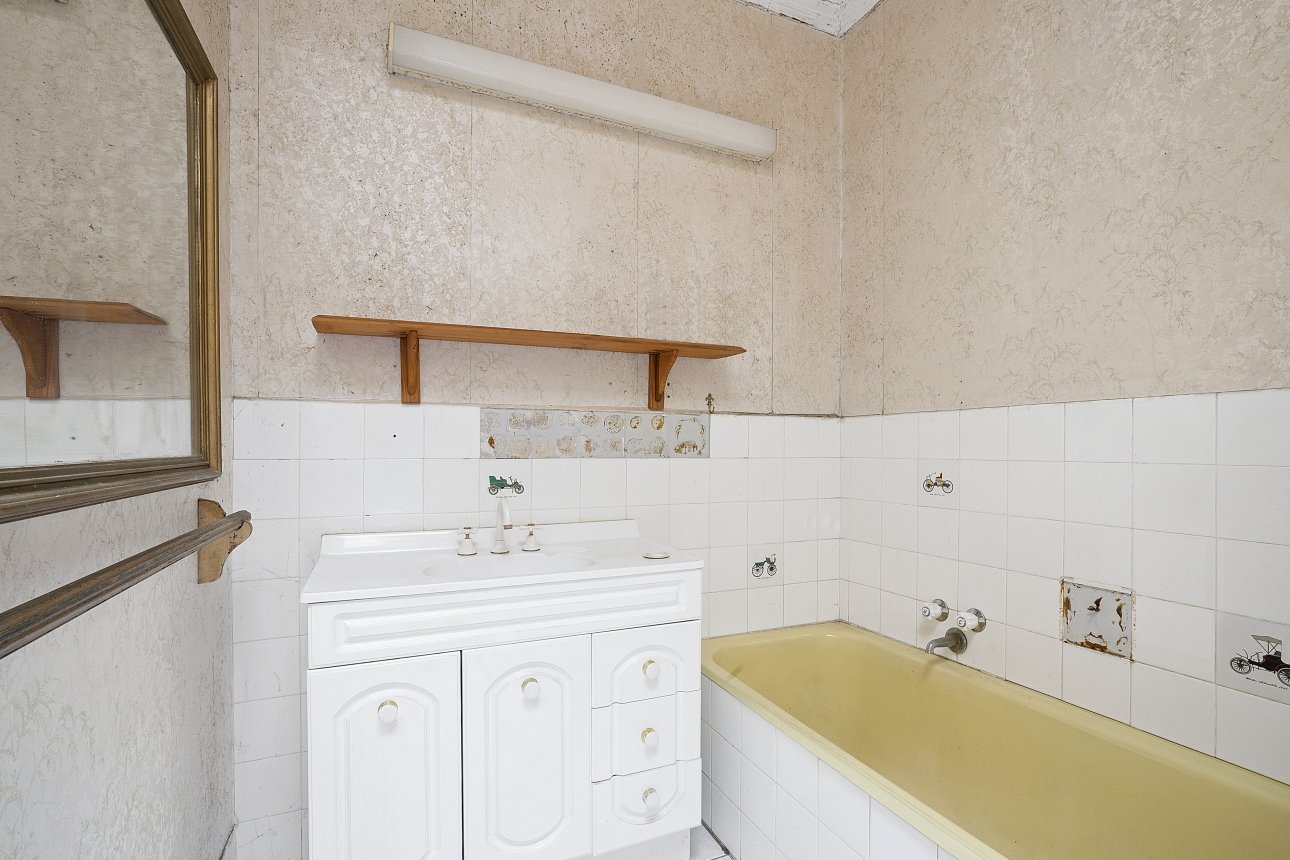 7 Finchaven Street, Herne Hill image 6