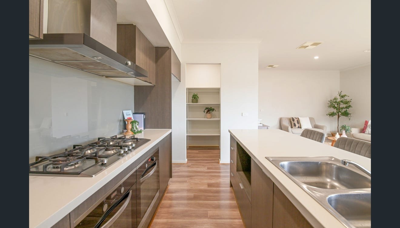7 Fitzherbert Street, Tarneit image 2