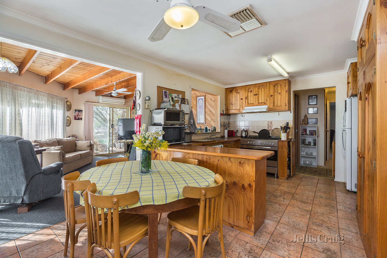 7 Fletcher Street, Guildford image 3