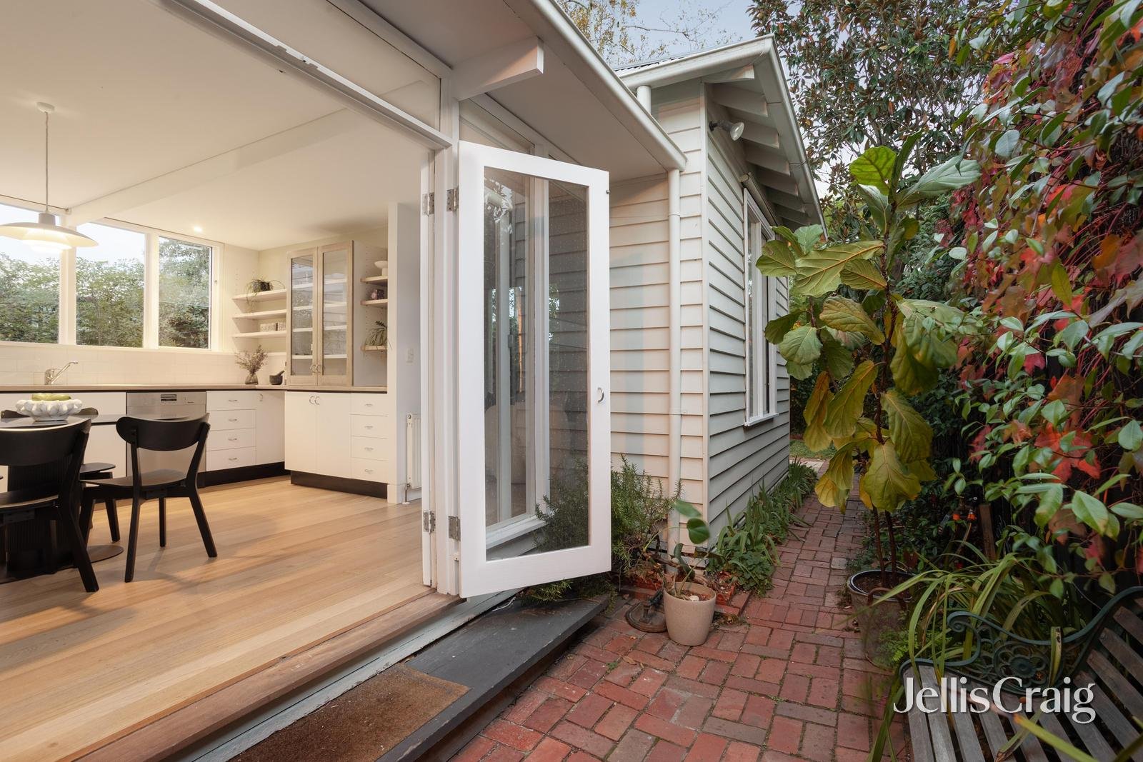 7 Foley Street, Kew image 11