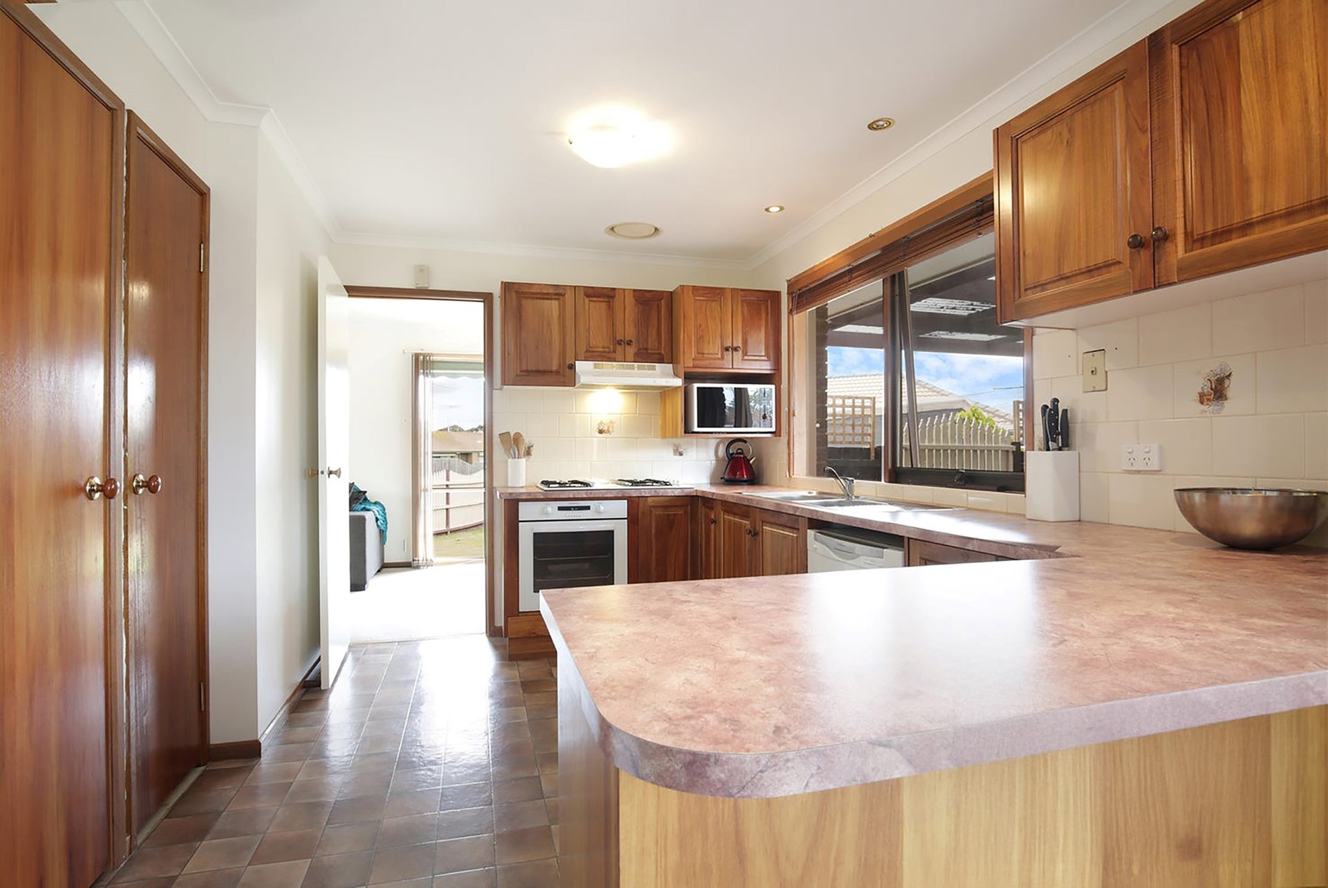 7 Freesia Court, Whittington image 4
