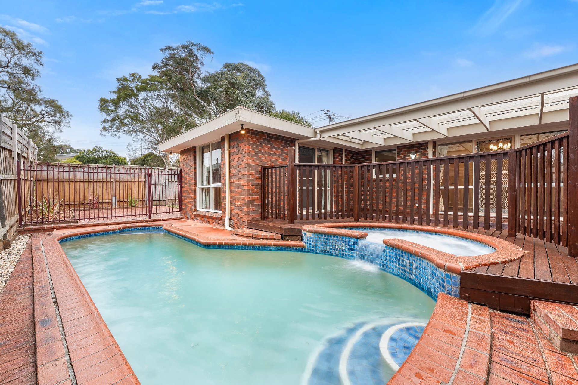 7 Gainsborough Avenue, Wheelers Hill image 9