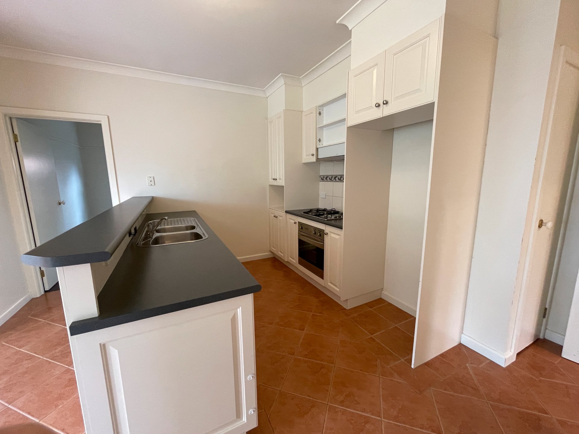 7 Gaylard Avenue, Newtown image 5