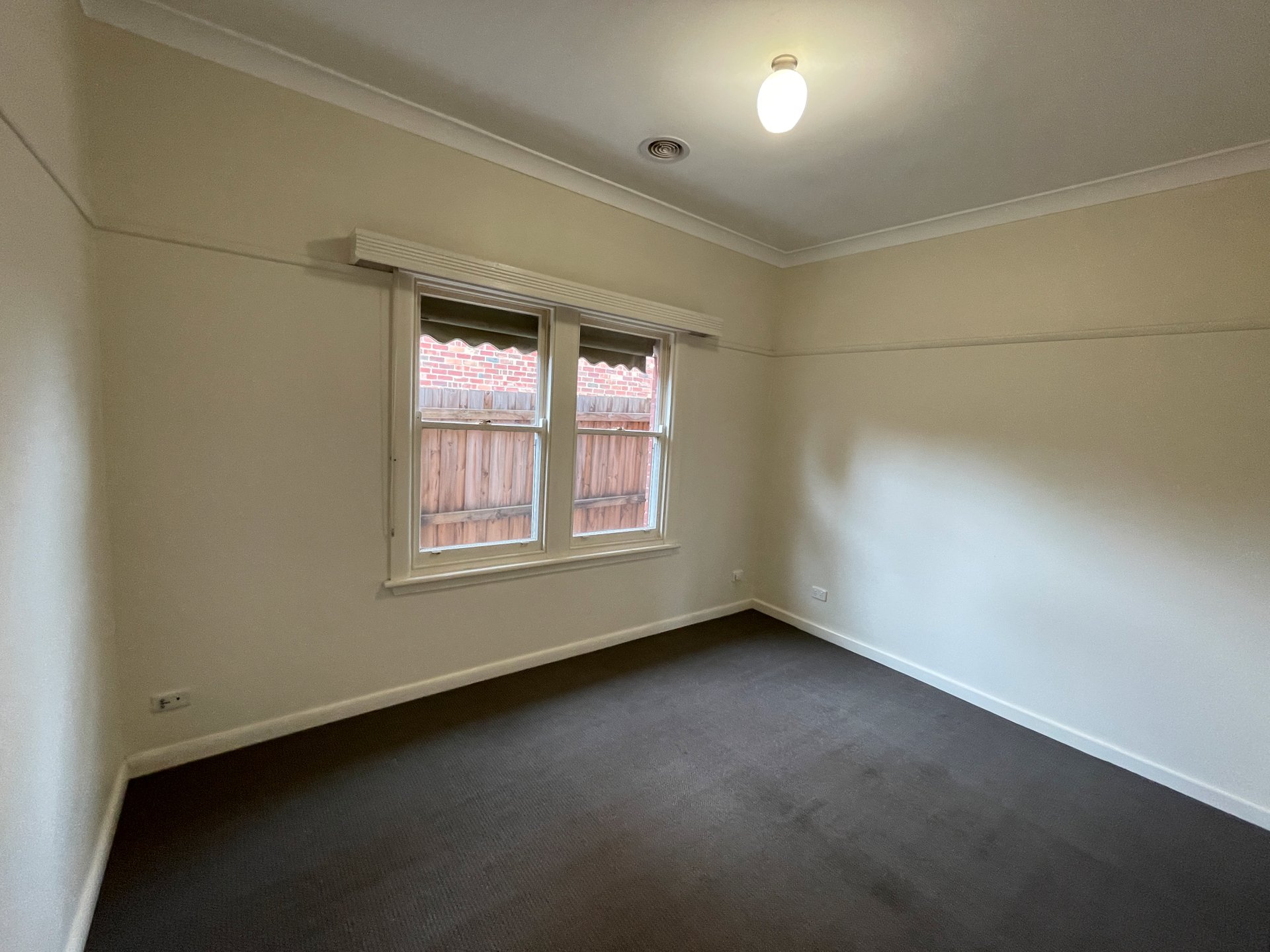 7 Gaylard Avenue, Newtown image 9