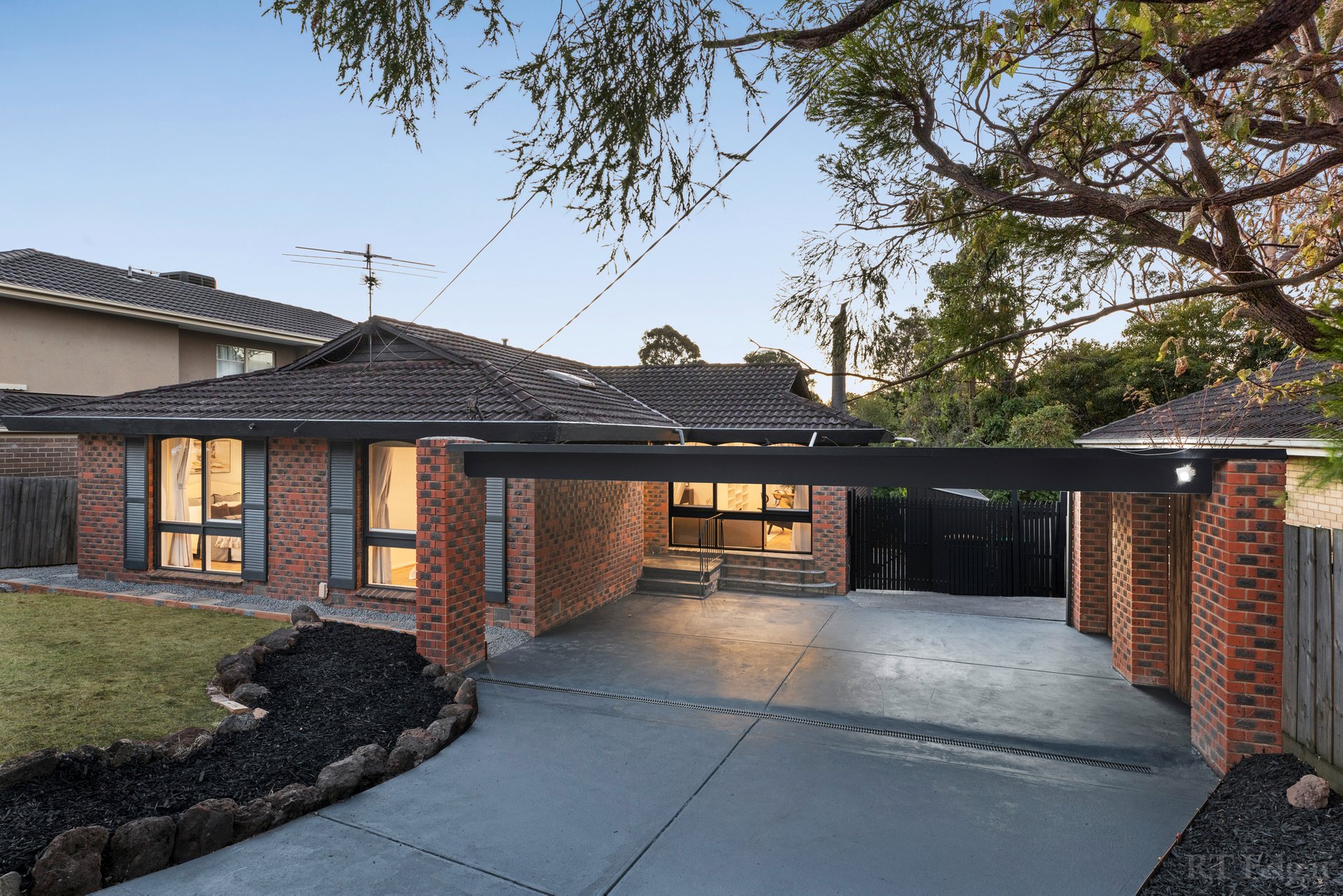 Property Gallery - Main Image