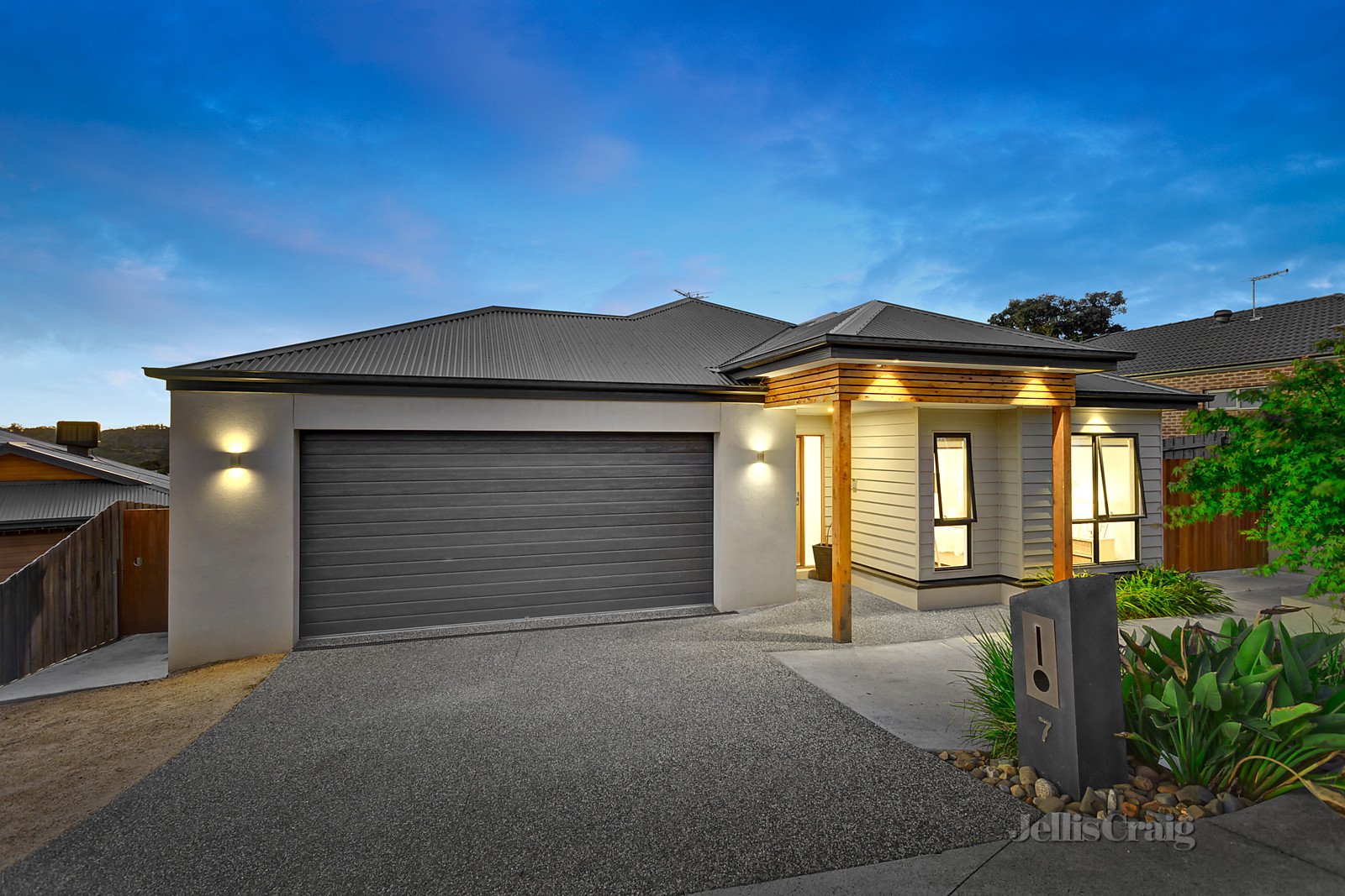 7 Glen View Close, Diamond Creek image 1