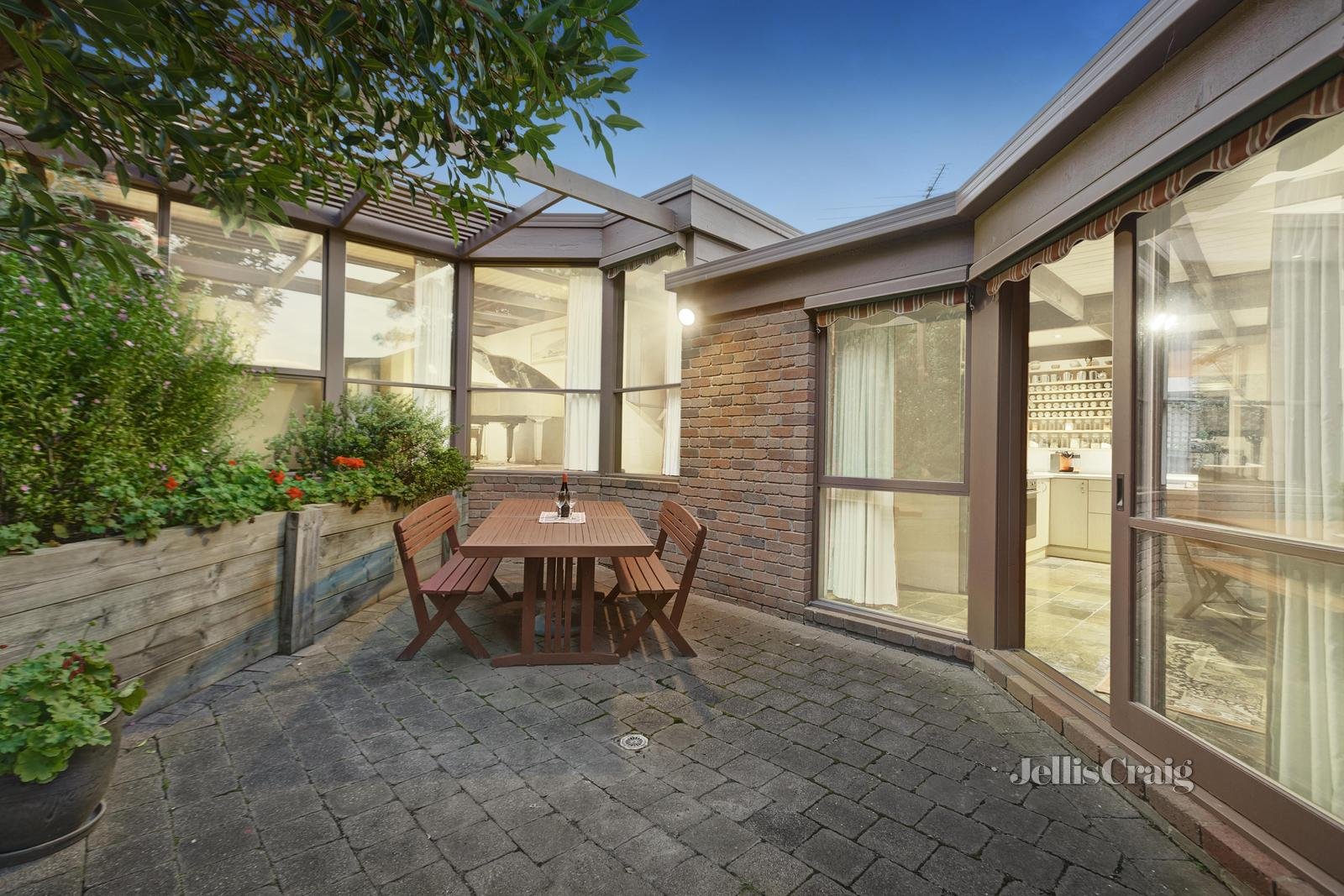 7 Glenview Court, Glen Waverley image 11