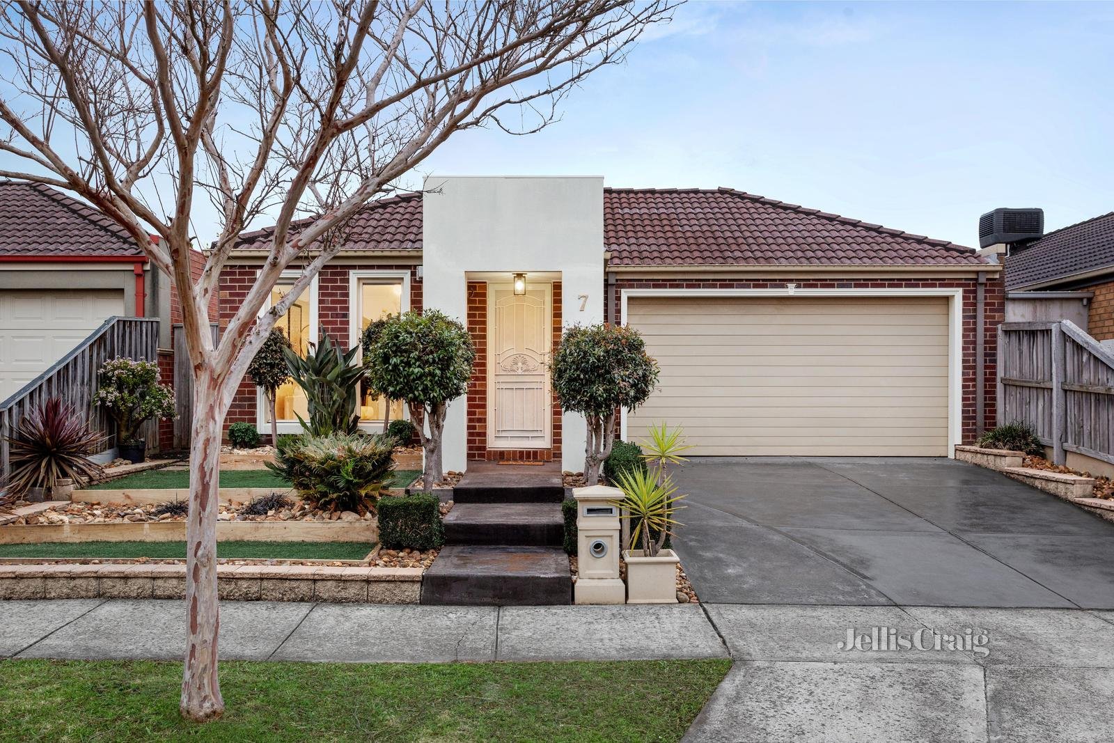 7 Groundberry Street, South Morang image 1