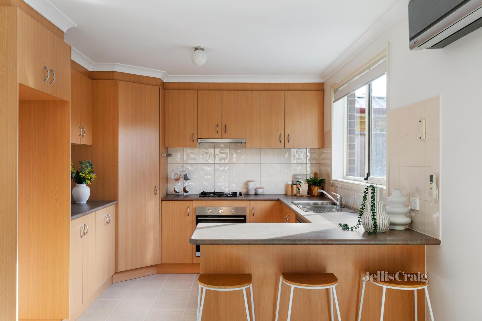 7 Groundberry Street, South Morang image 3