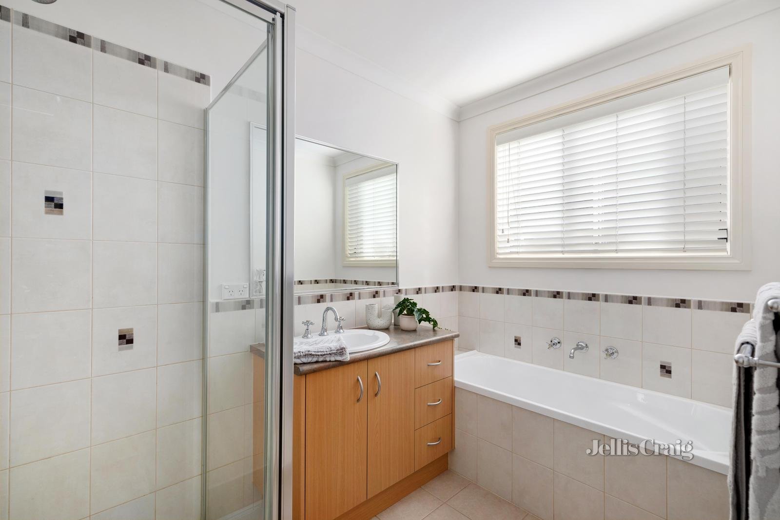 7 Groundberry Street, South Morang image 8