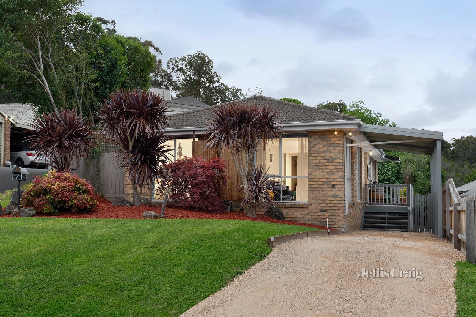 7 Happy Valley Rise, Diamond Creek image 1