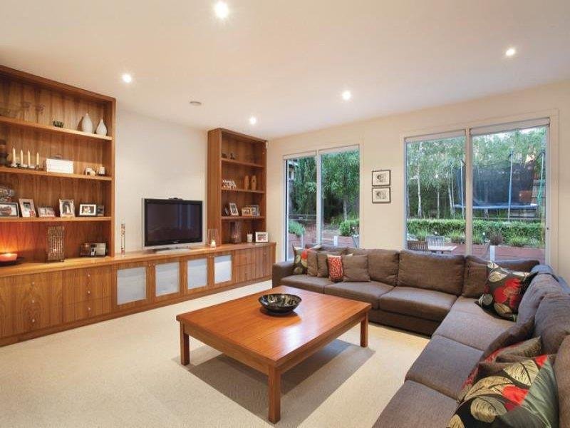 7 Hartwood Street, Kew East image 2