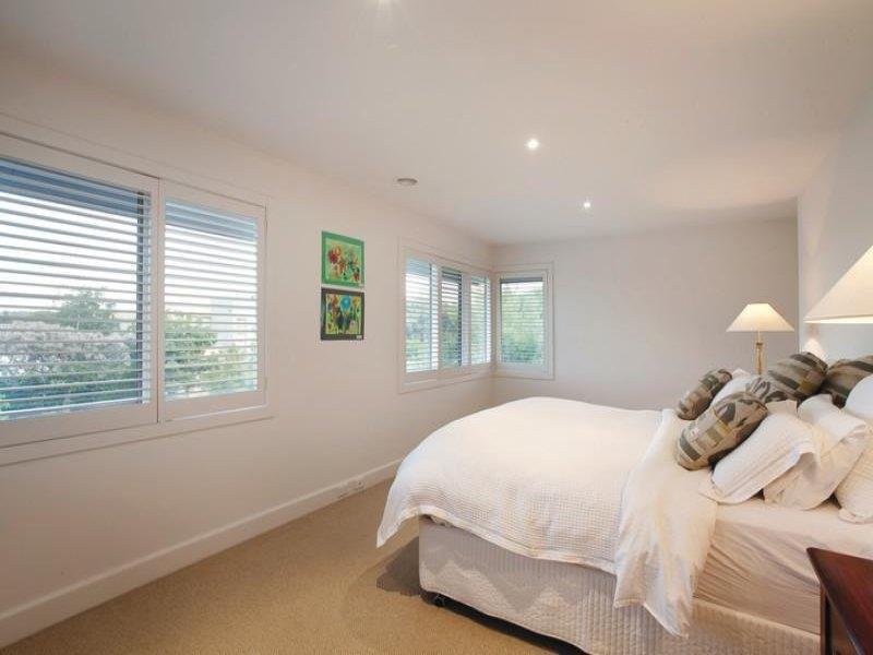 7 Hartwood Street, Kew East image 5