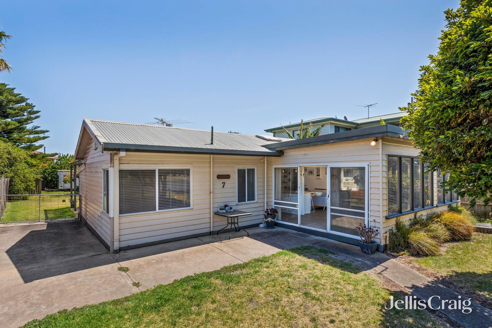 7 Harvey Road, St Leonards image 4