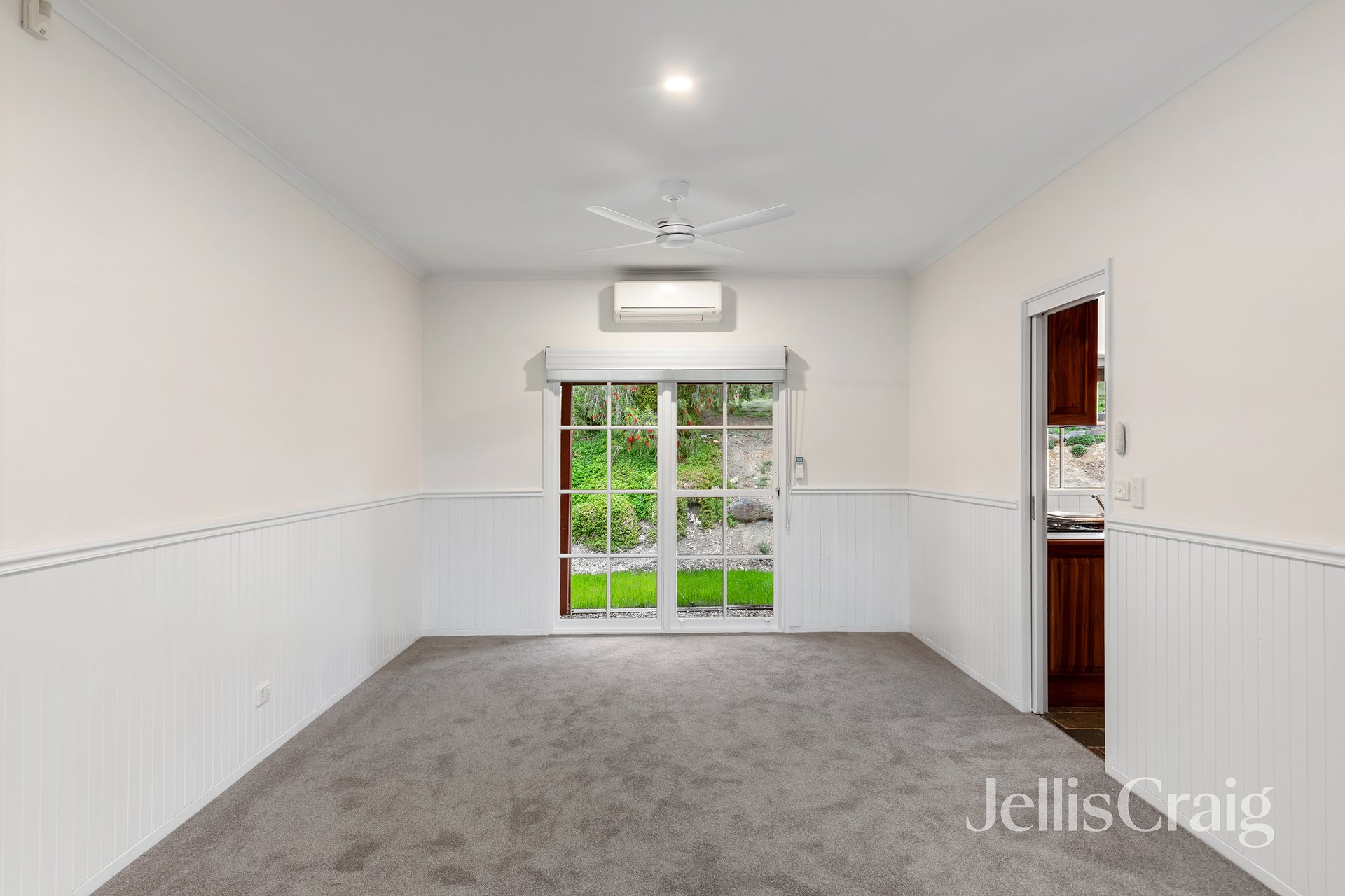 7 Hawkhurst Court, Eltham image 4