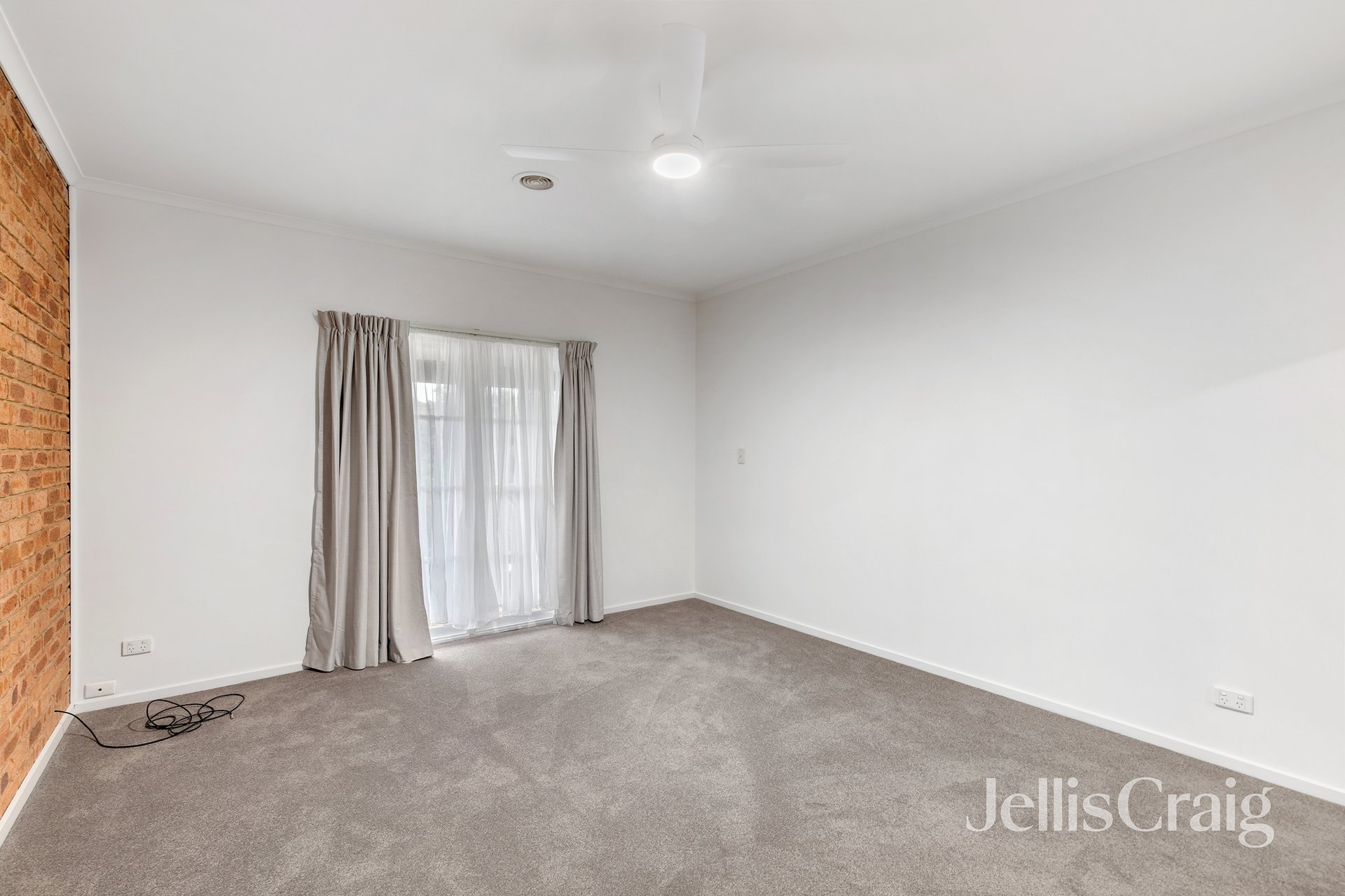 7 Hawkhurst Court, Eltham image 5