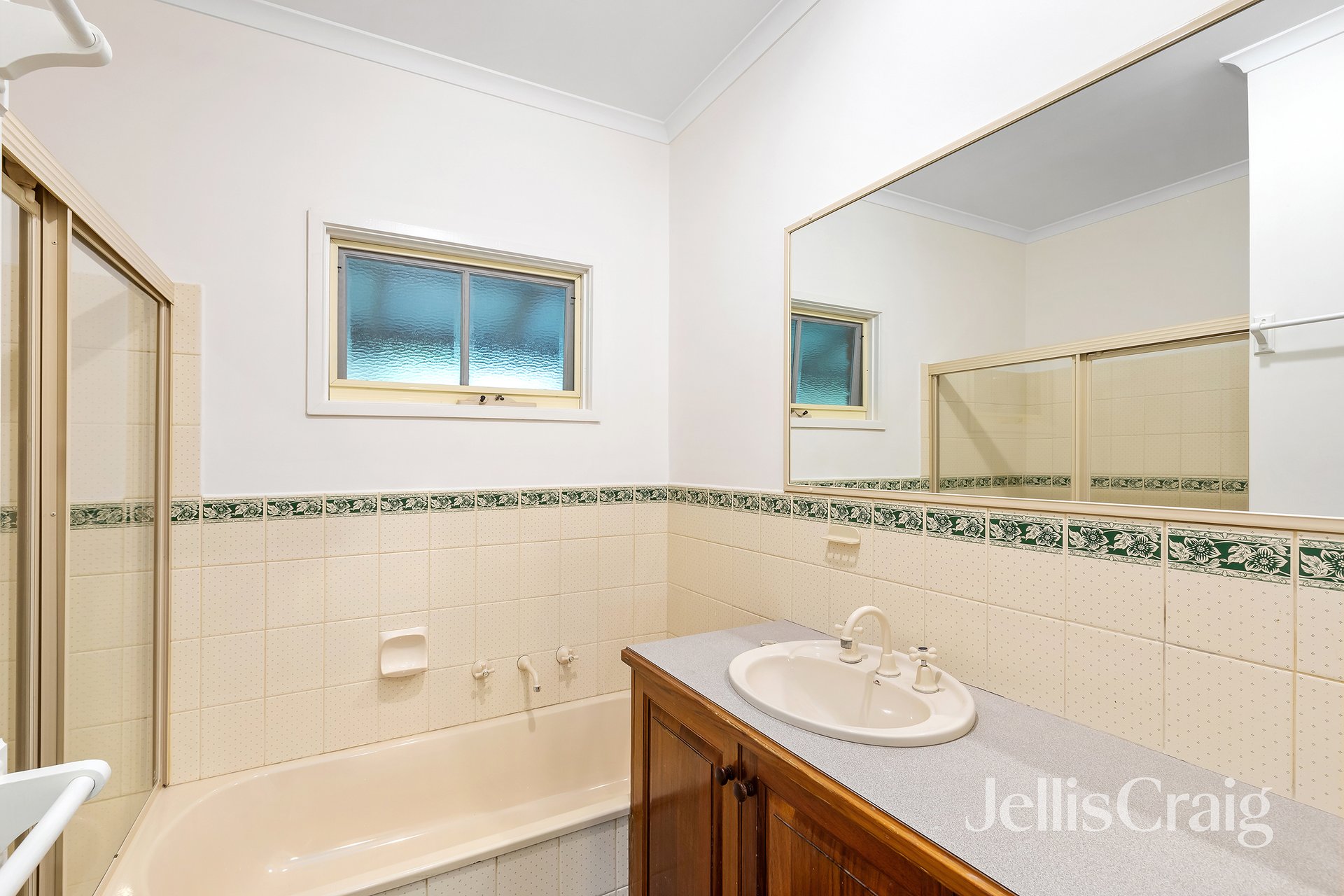 7 Hawkhurst Court, Eltham image 8