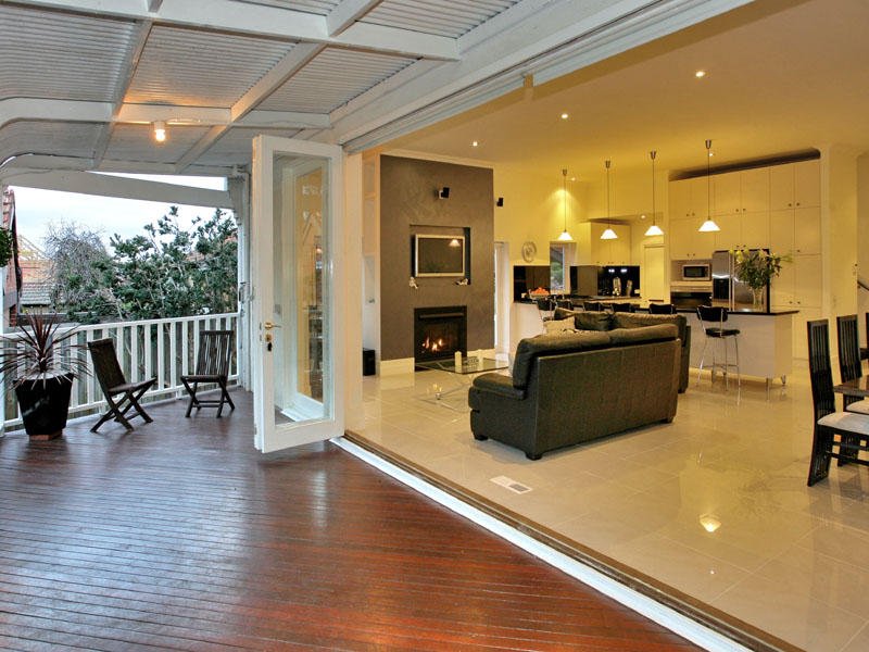7 Heaton Avenue, Elwood image 2
