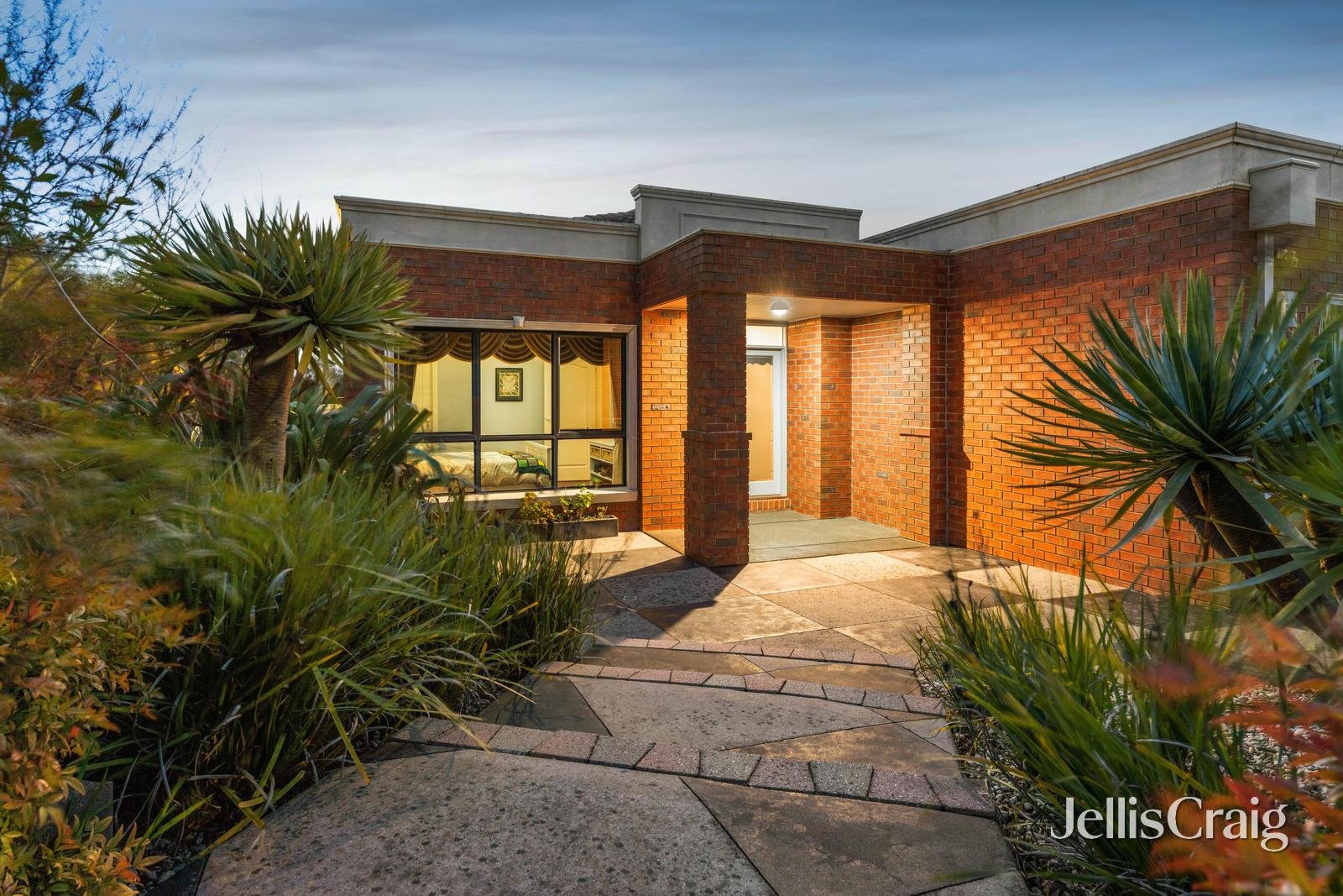 7 Heights Crescent, Ballarat North image 2
