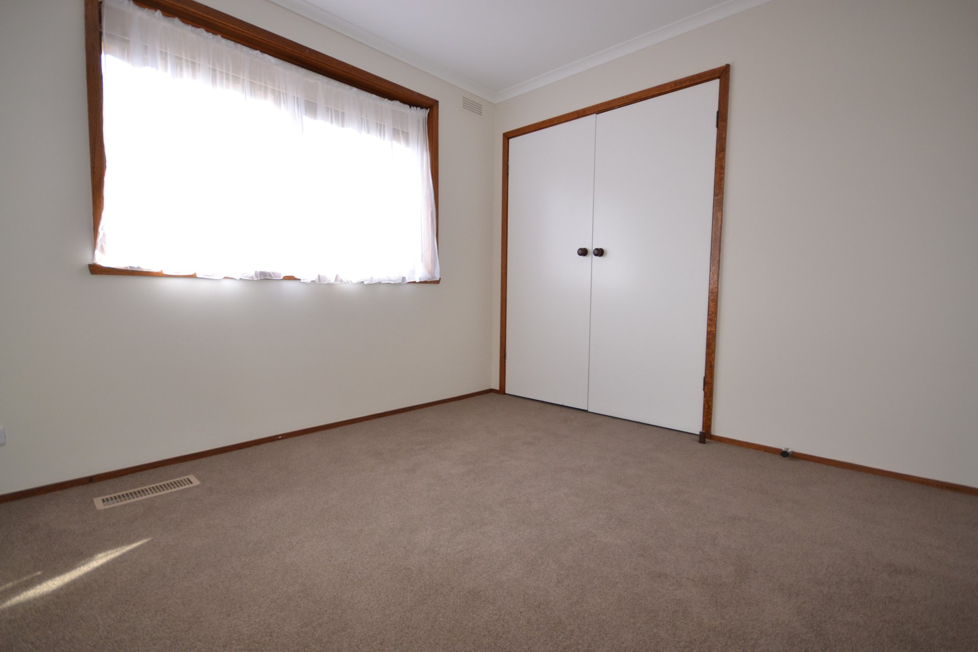 7 Highland Avenue, Croydon image 8