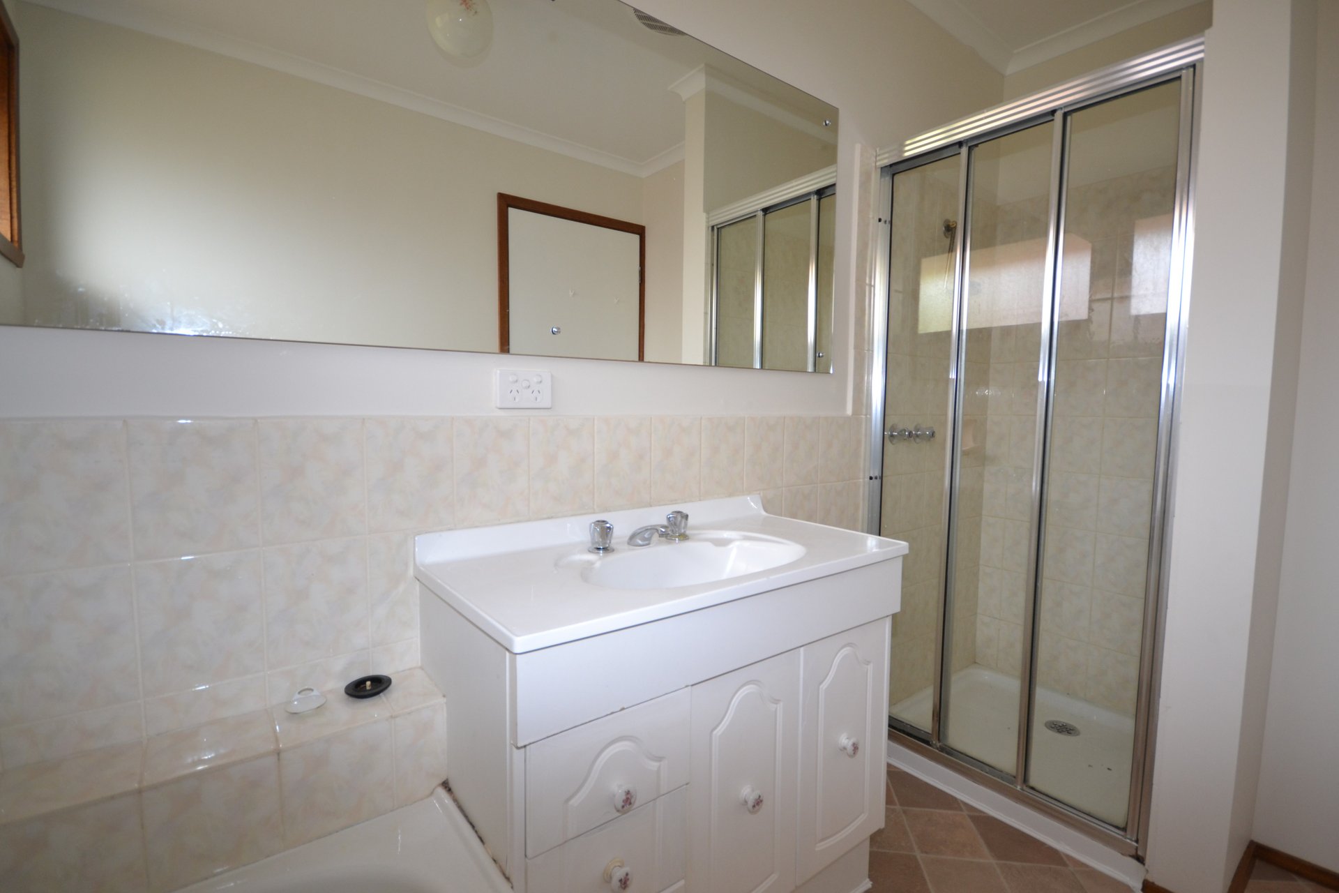 7 Highland Avenue, Croydon image 5