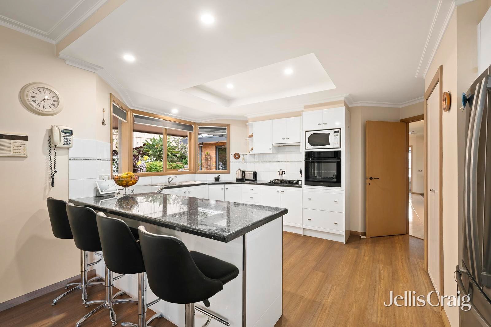 7 Highleigh Court, Mooroolbark image 5