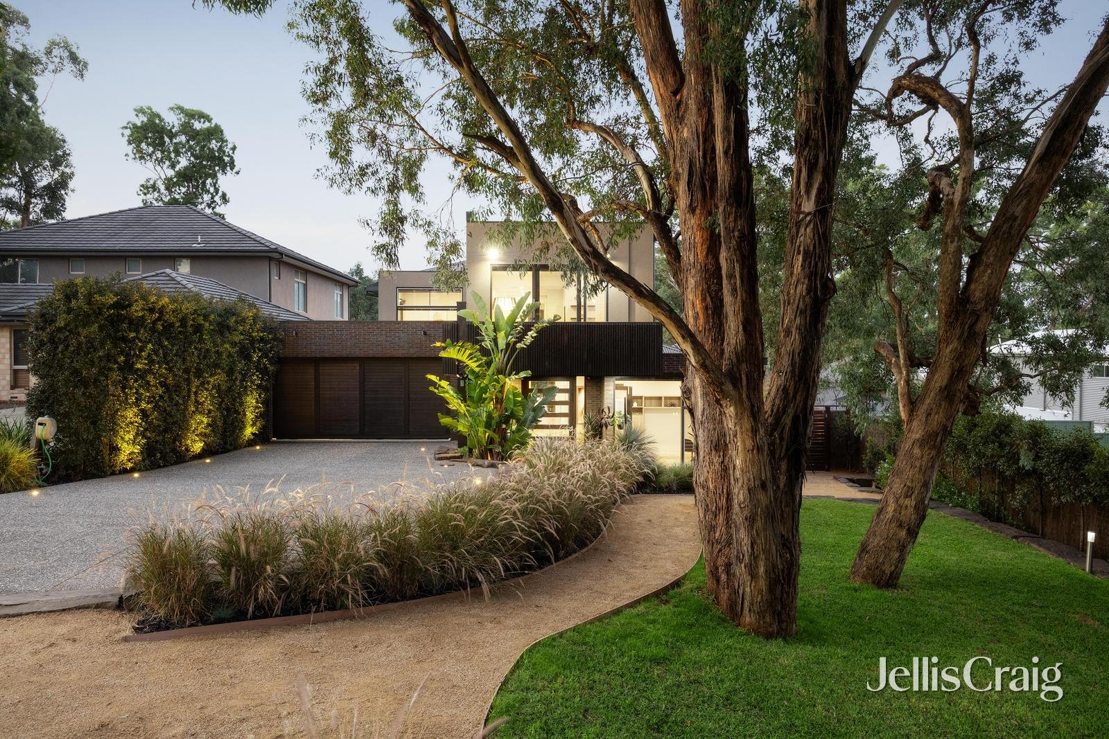 7 Hill Mews, Eltham image 1