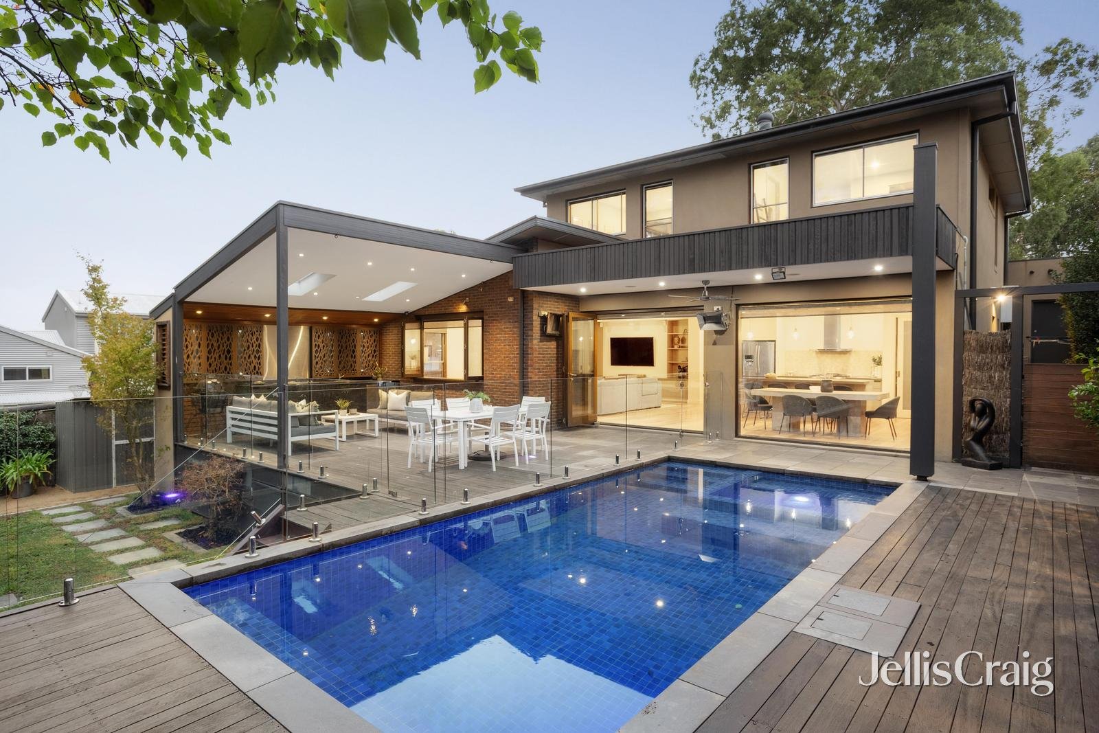 7 Hill Mews, Eltham image 3