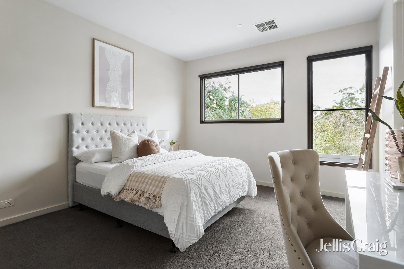 7 Hill Mews, Eltham image 12