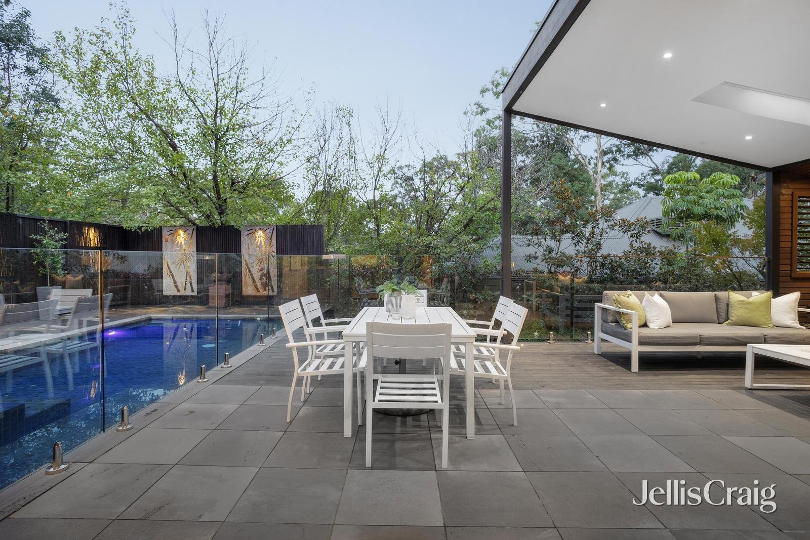 7 Hill Mews, Eltham image 18