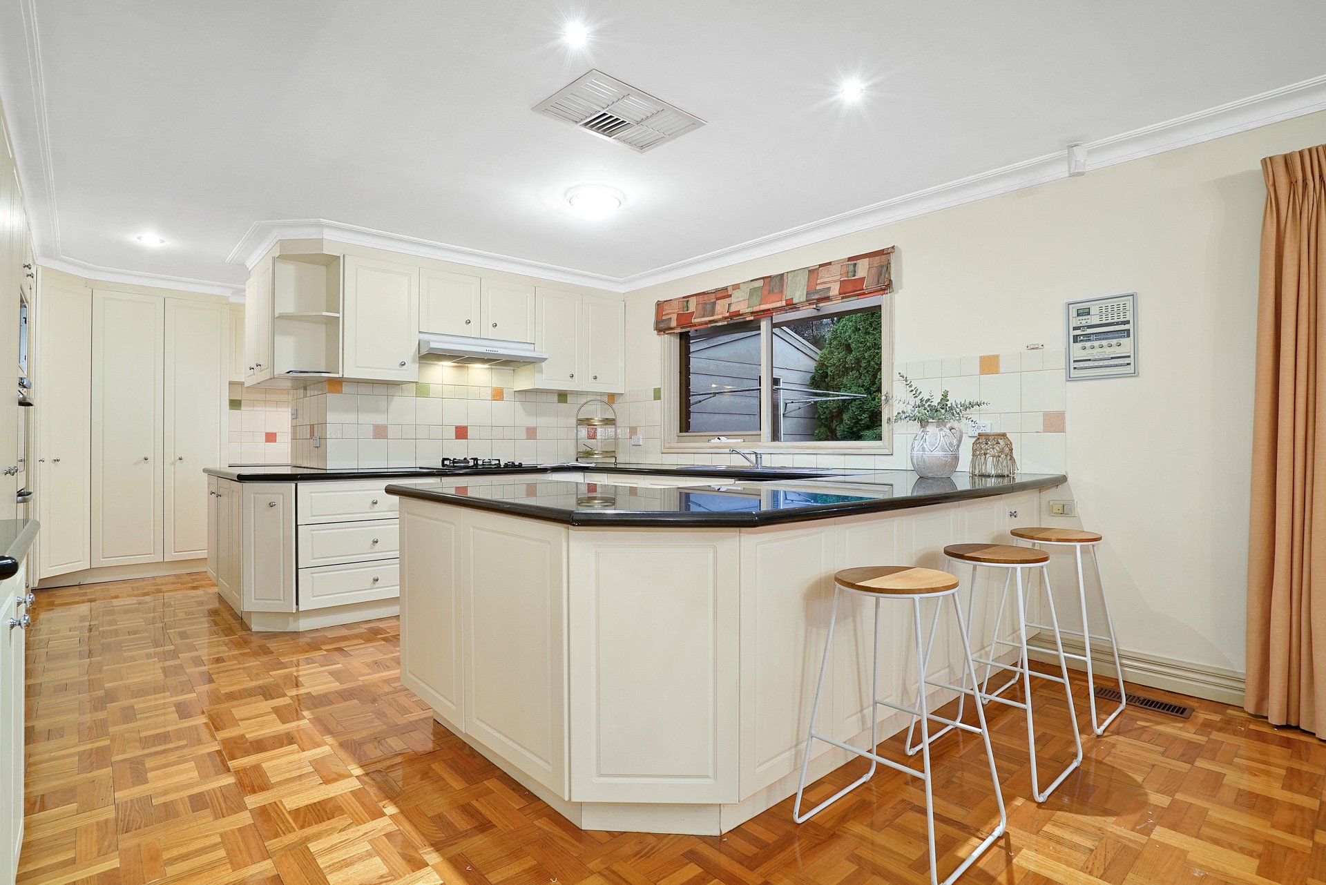 7 Hoadley Crescent, Burwood East image 1