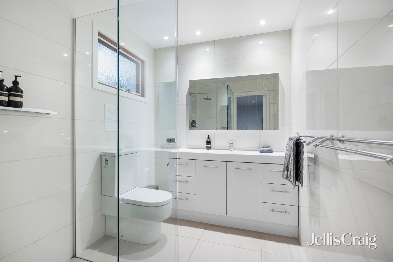 7 Holden Road, Rye image 12