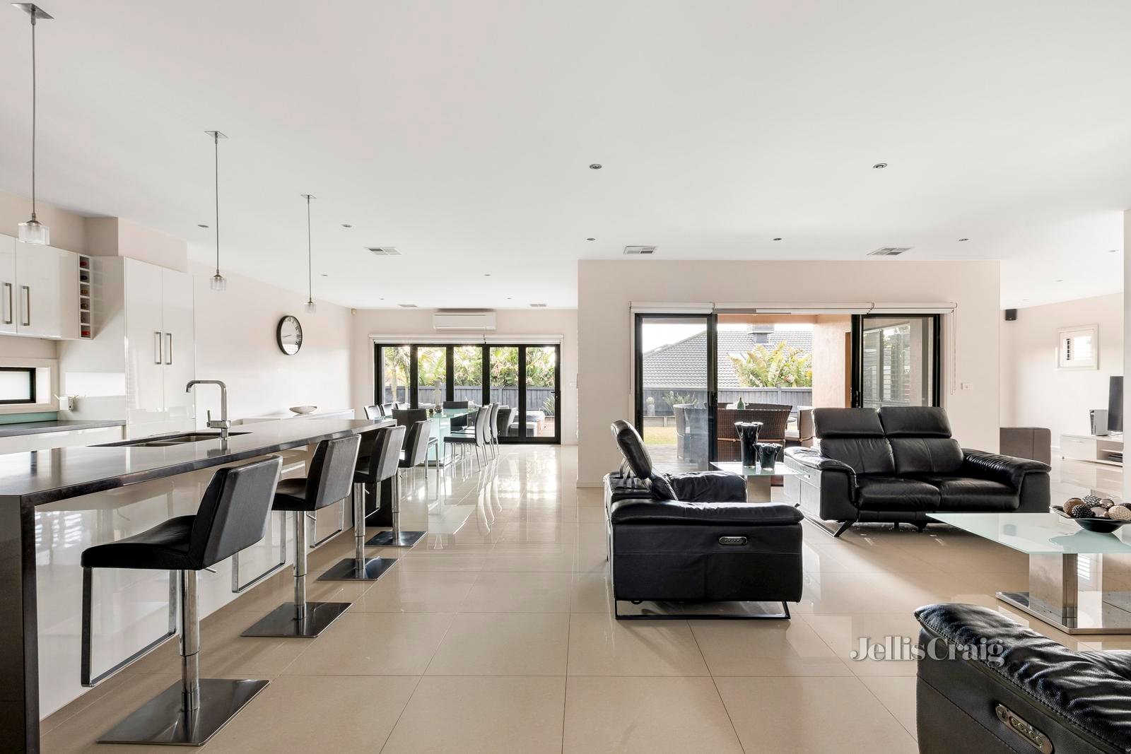 7 Hutmil Drive, South Morang image 2