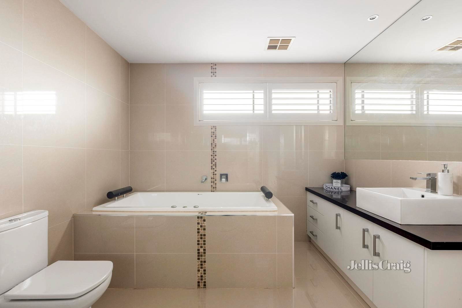 7 Hutmil Drive, South Morang image 14
