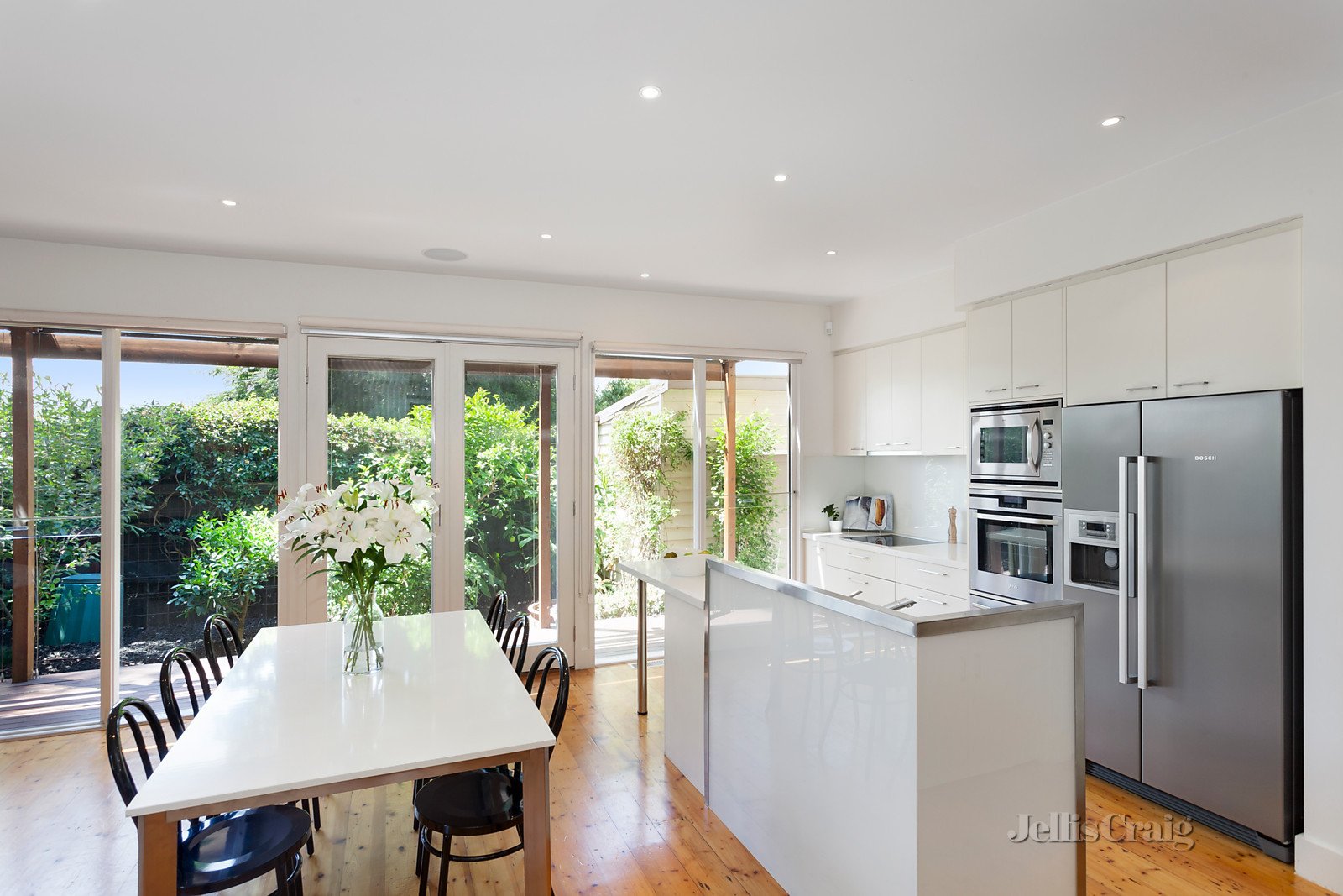 7 Invermay Grove, Hawthorn East image 2