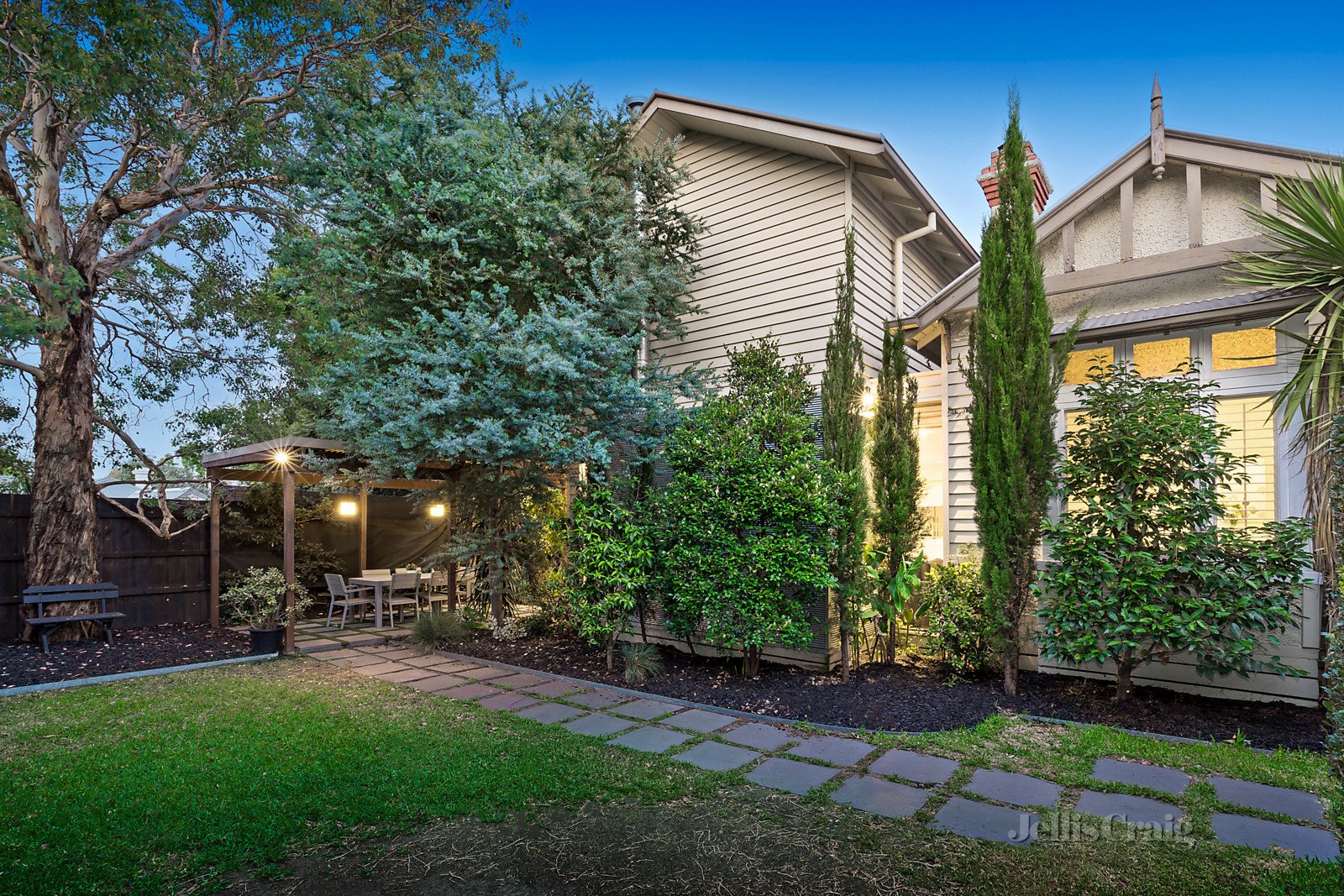 7 Invermay Grove, Hawthorn East image 8