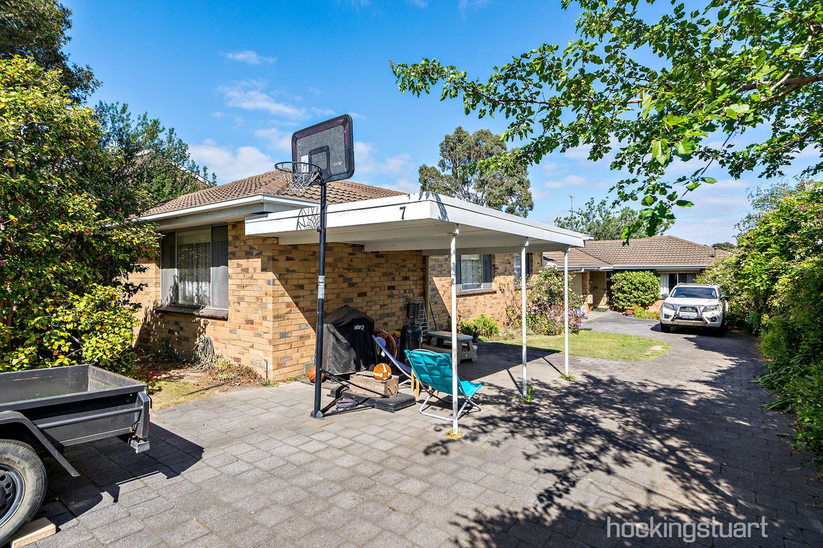 7 Iramoo Street, Balwyn image 5