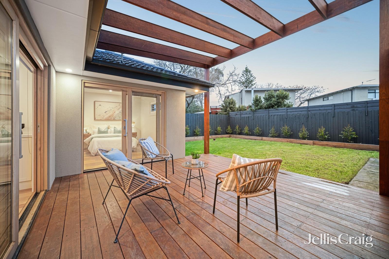 7 Jacaranda Avenue, Cheltenham image 16