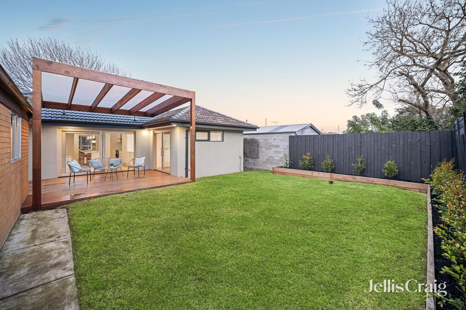 7 Jacaranda Avenue, Cheltenham image 17