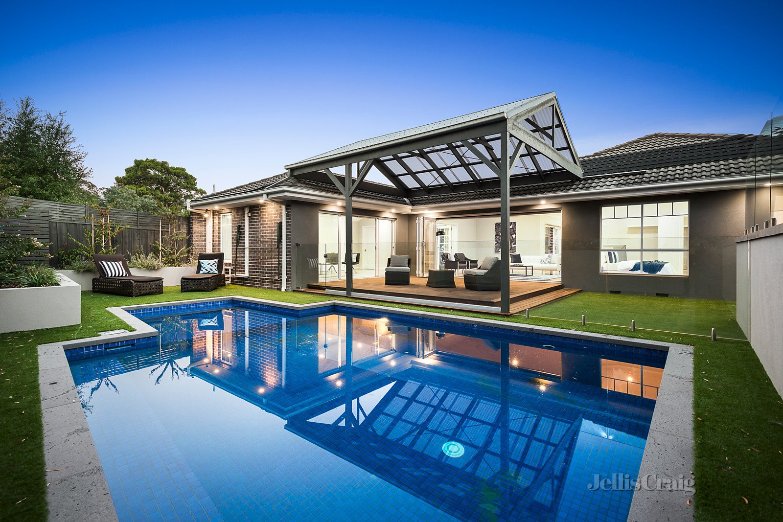 7 James Court, Diamond Creek image 1