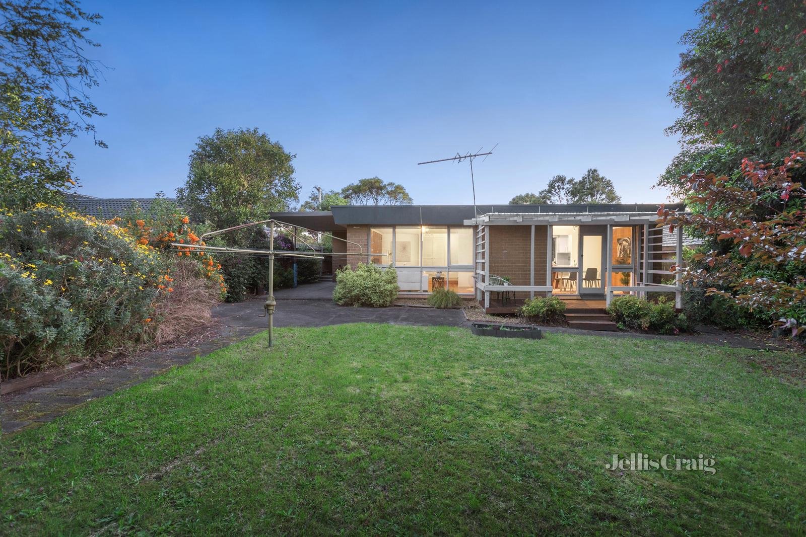 7 Jousting Place, Glen Waverley image 12