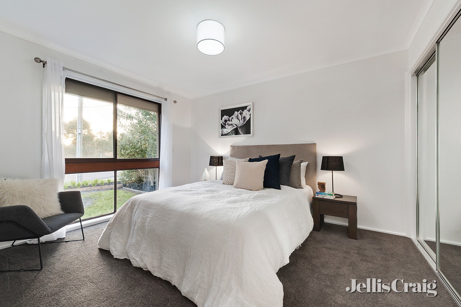 7 Juliana Court, Croydon image 2