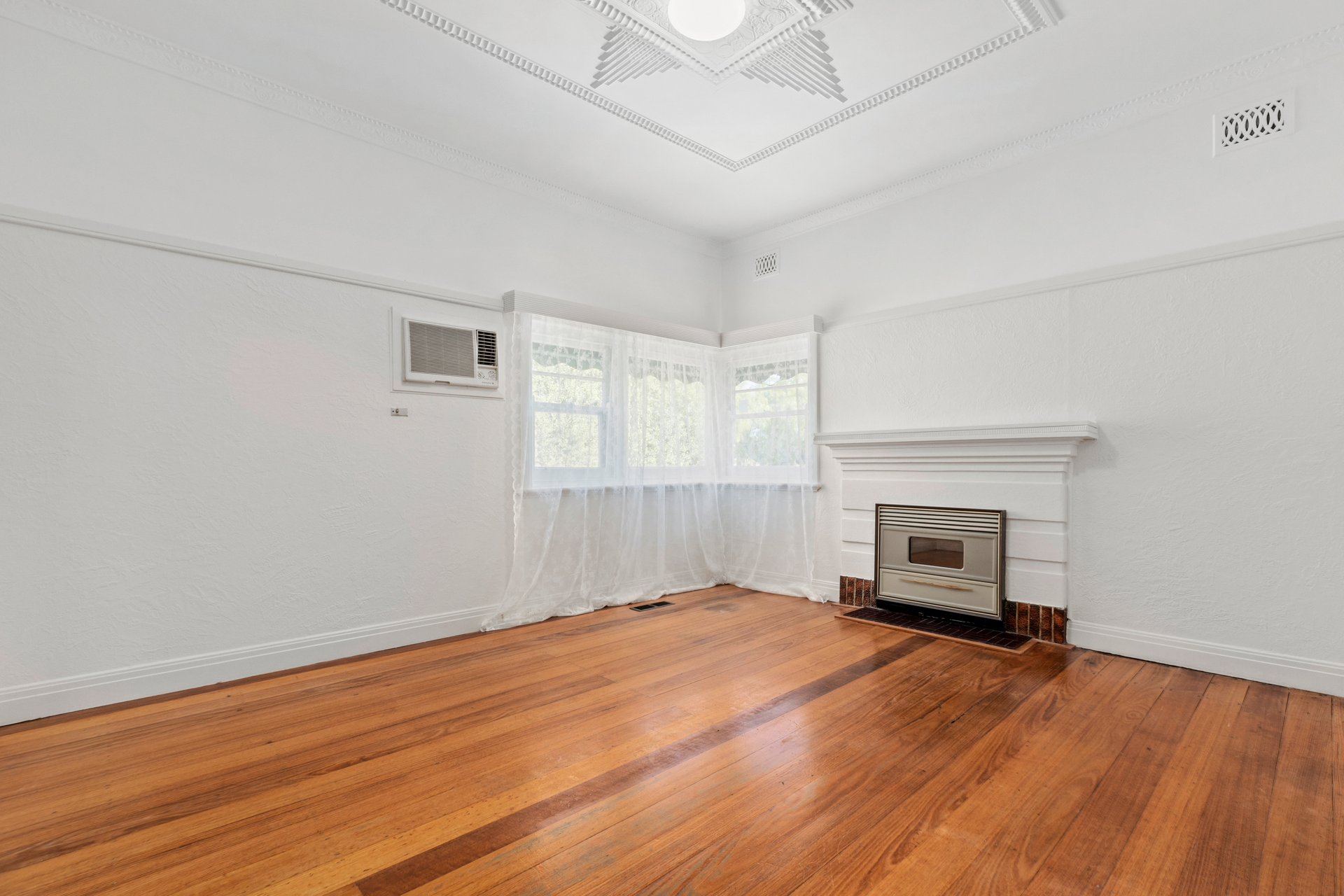 Property Gallery Thumbnail 3