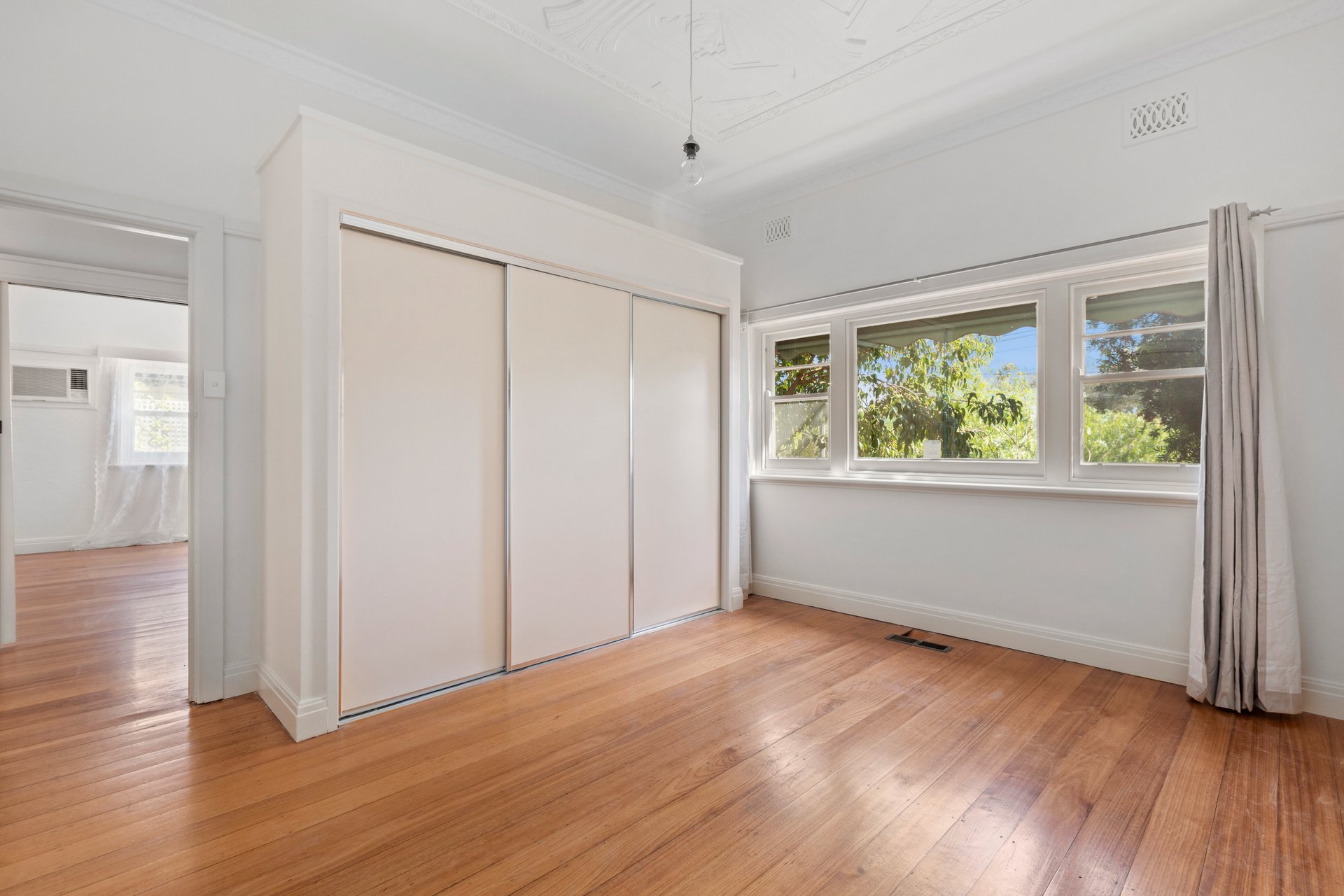 Property Gallery Thumbnail 4