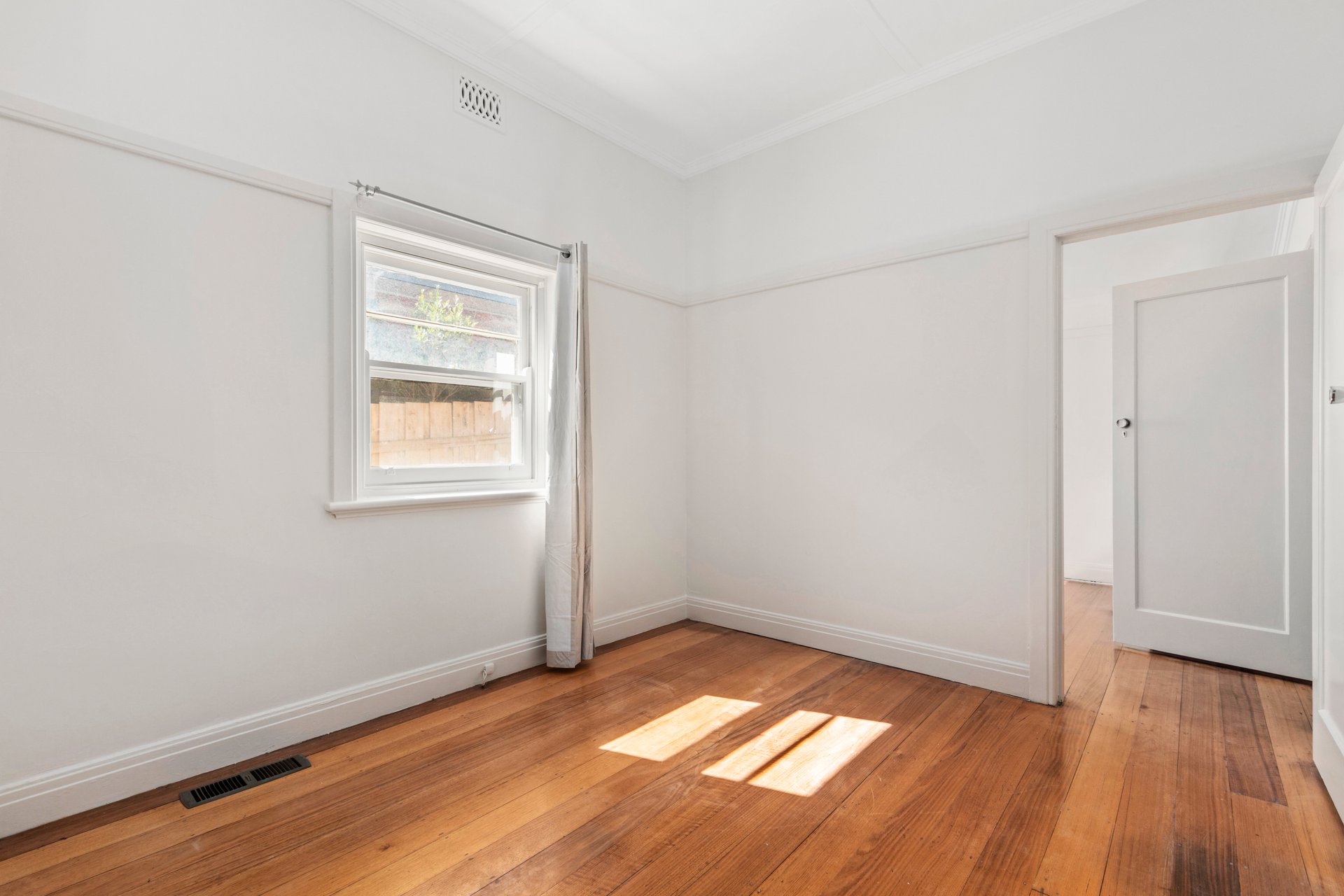 Property Gallery Thumbnail 5